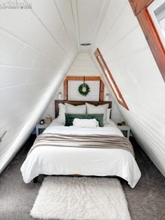 Image 23 of 36: Bedroom