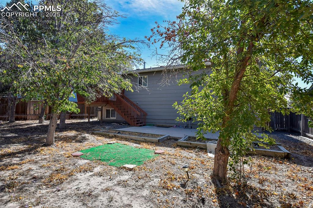 Image 19 of 23: Back of Structure