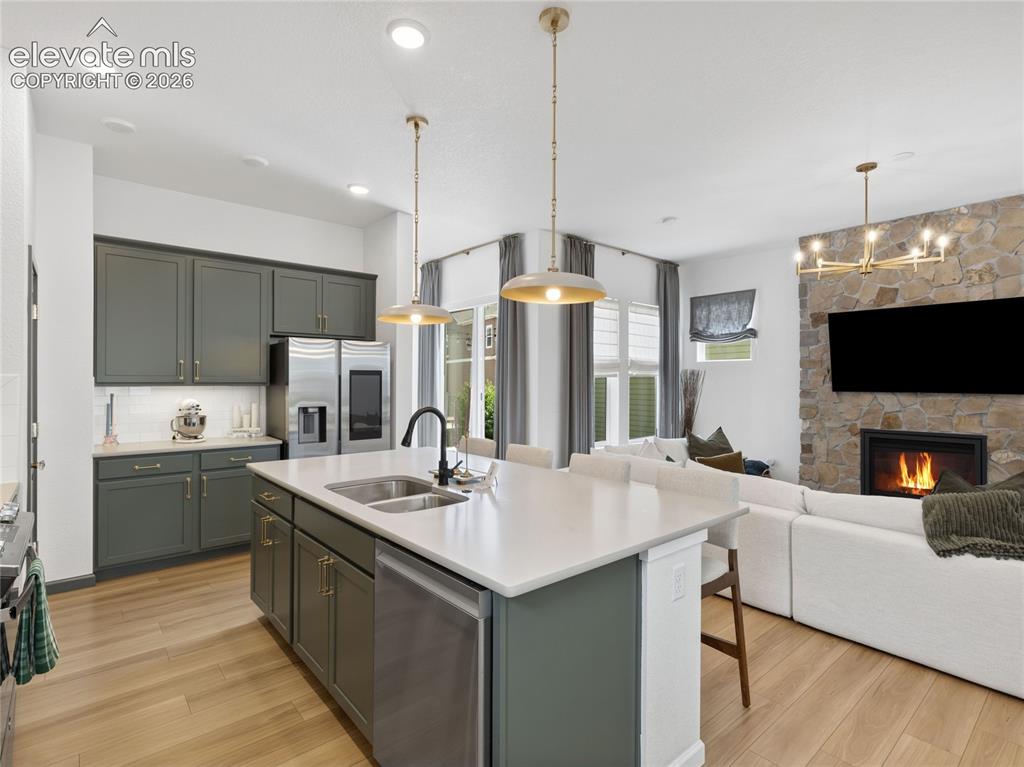 Image 13 of 35: Kitchen
