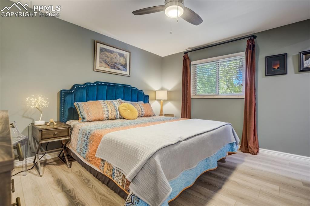 Image 17 of 49: Bedroom