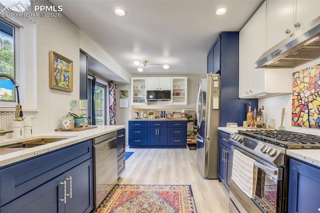 Image 2 of 49: Kitchen