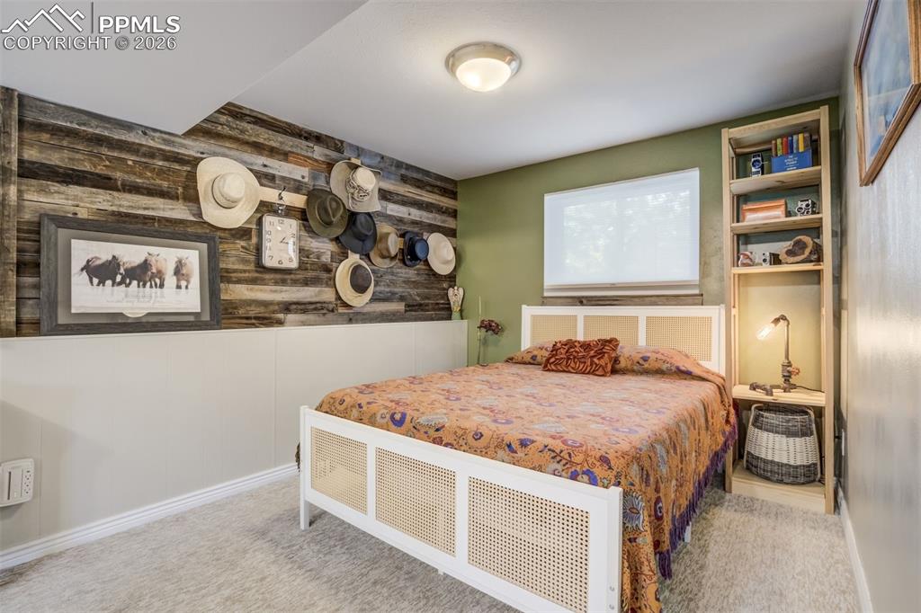 Image 28 of 49: Bedroom