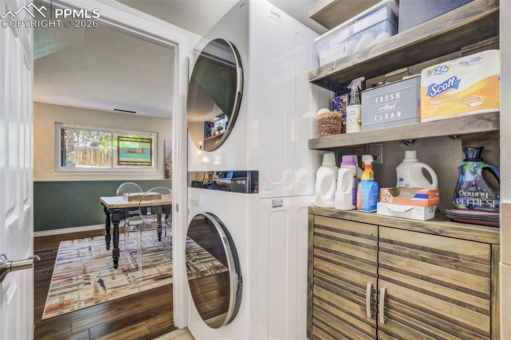 Image 33 of 49: Laundry