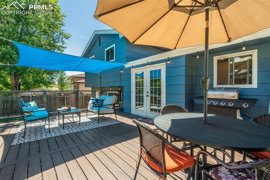 Image 36 of 49: Deck