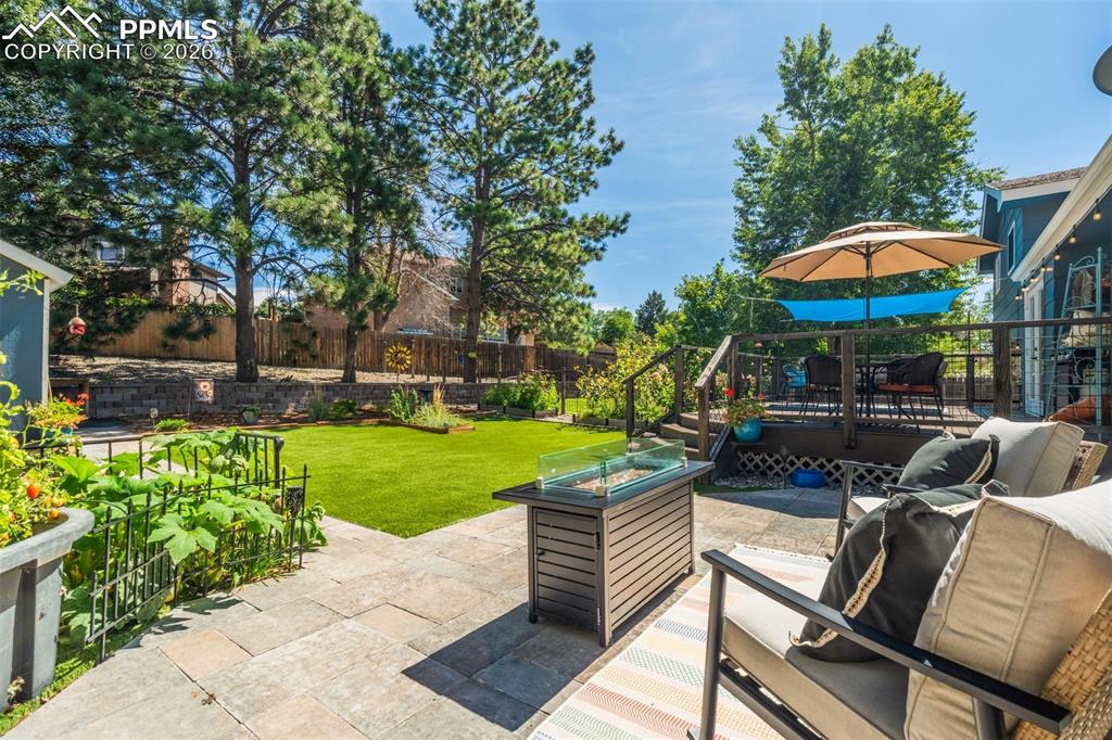 Image 45 of 49: Patio