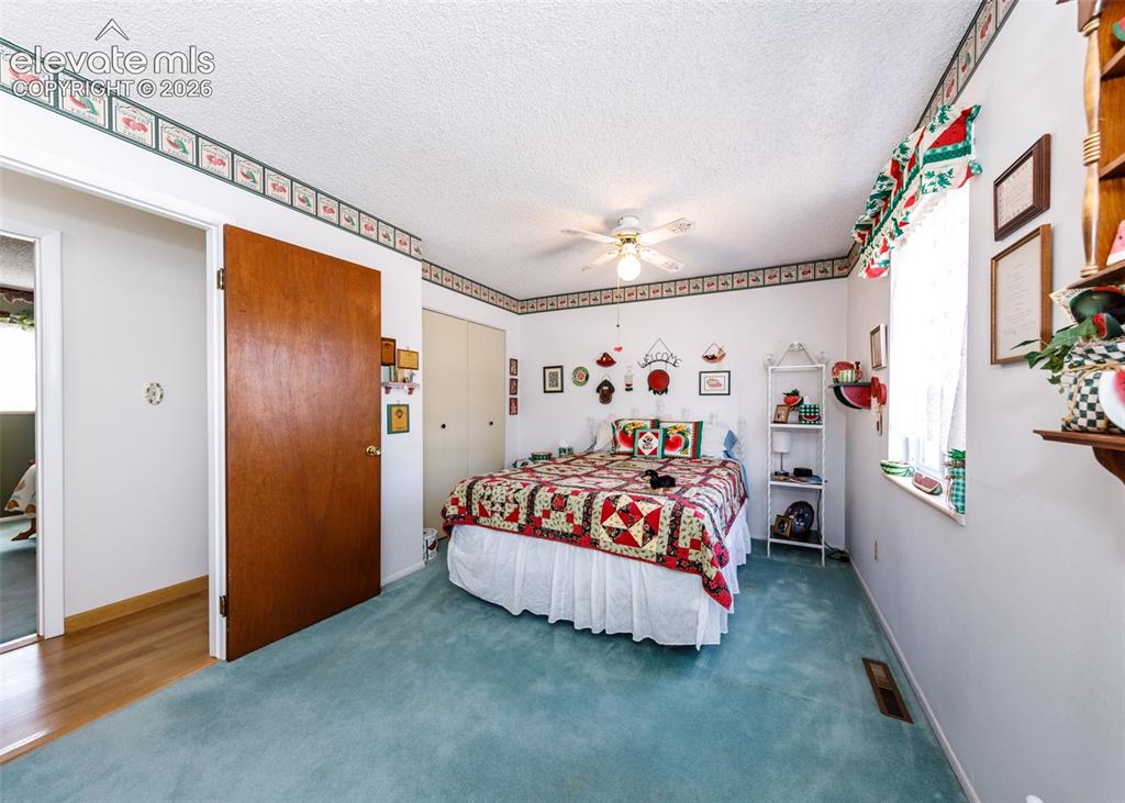 Image 16 of 49: Bedroom