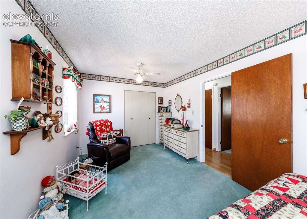 Image 17 of 49: Bedroom