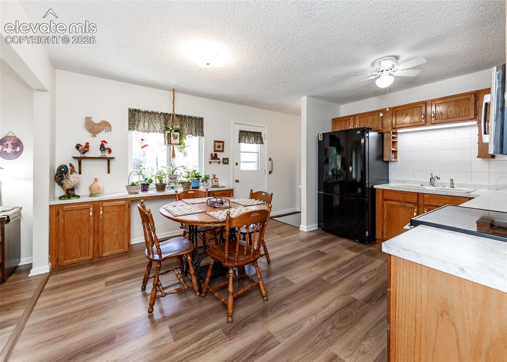 Image 8 of 49: Kitchen