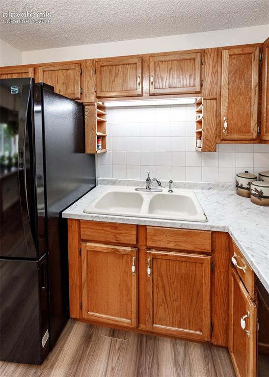 Image 9 of 49: Kitchen