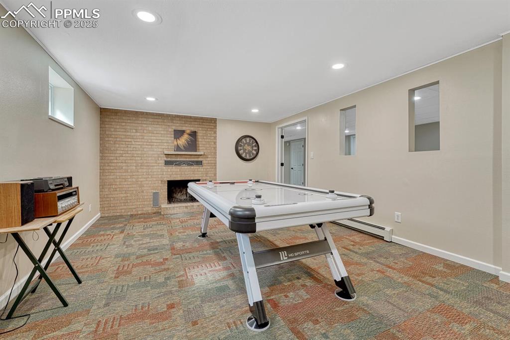 Image 32 of 50: Game Room