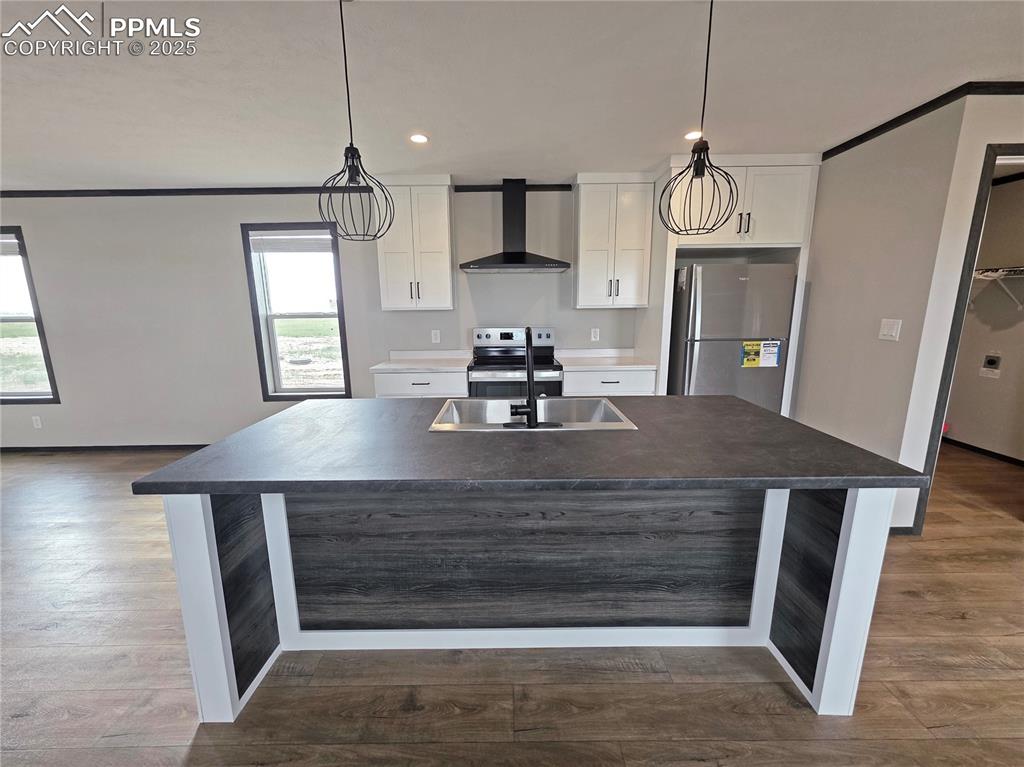 Image 10 of 30: Kitchen - Photo of  Model