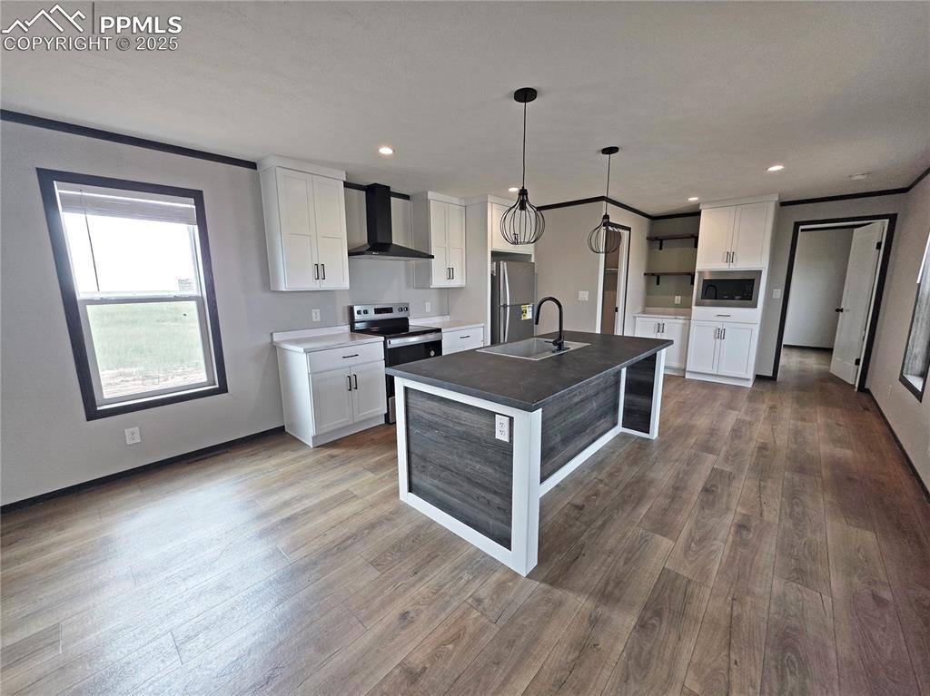 Image 9 of 30: Kitchen - Photo of  Model
