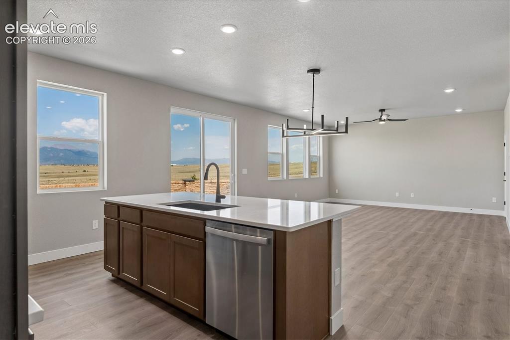 Image 10 of 22: Kitchen