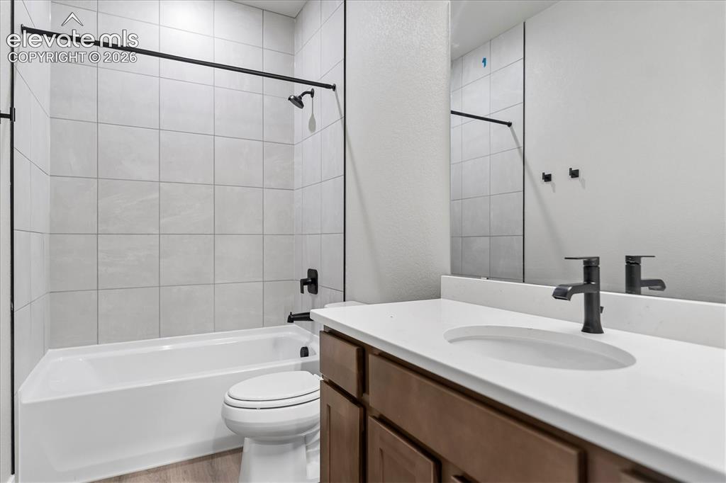 Image 17 of 22: Bathroom