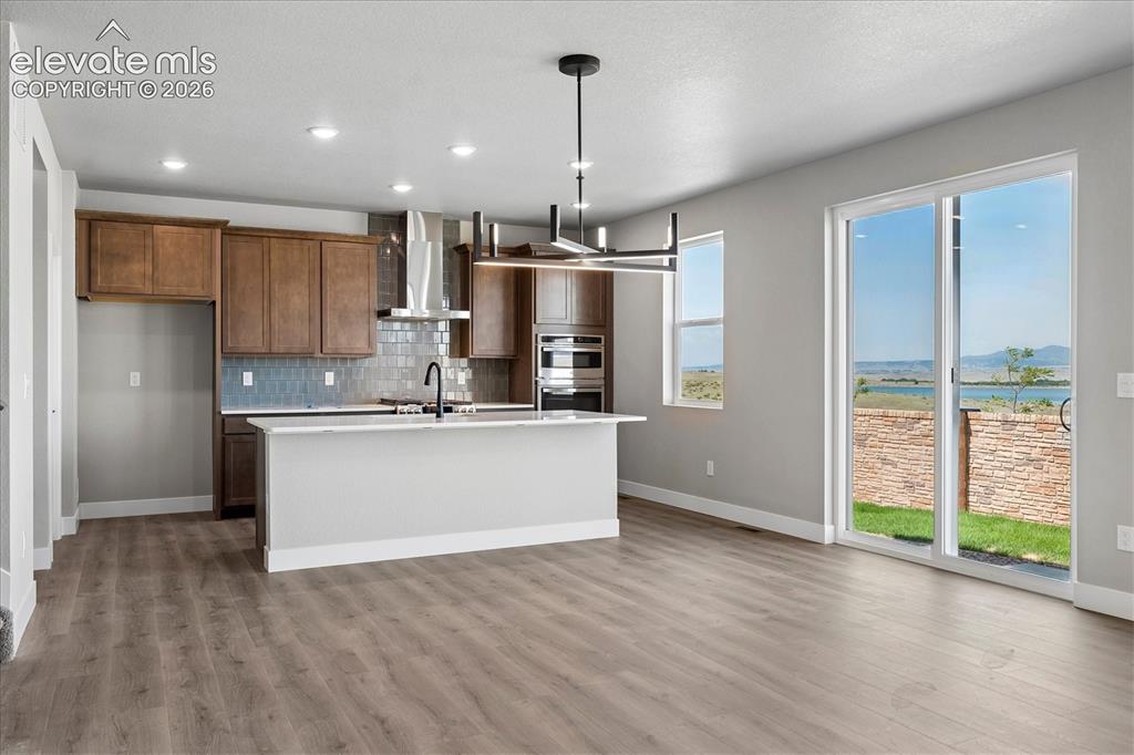 Image 8 of 22: Kitchen