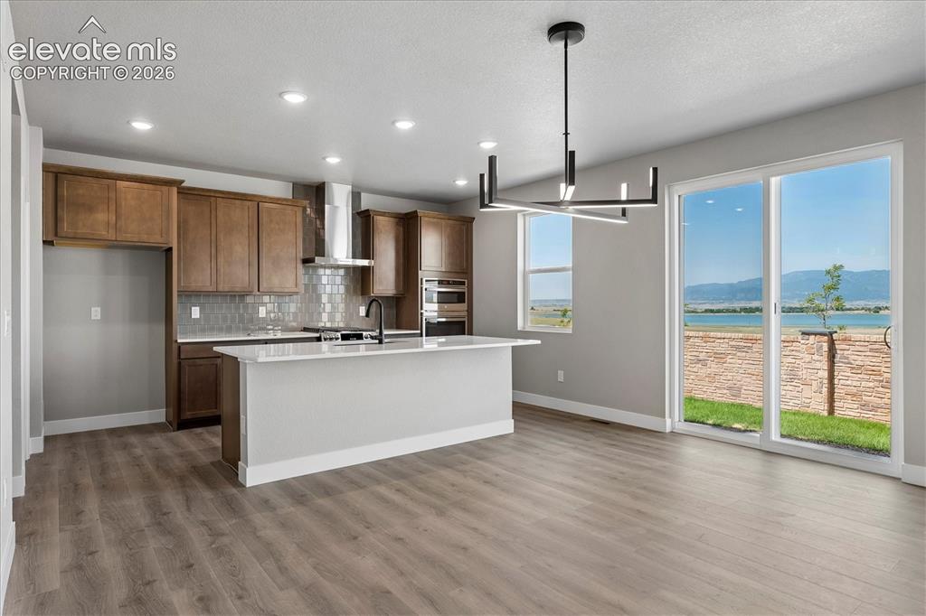 Image 9 of 22: Kitchen