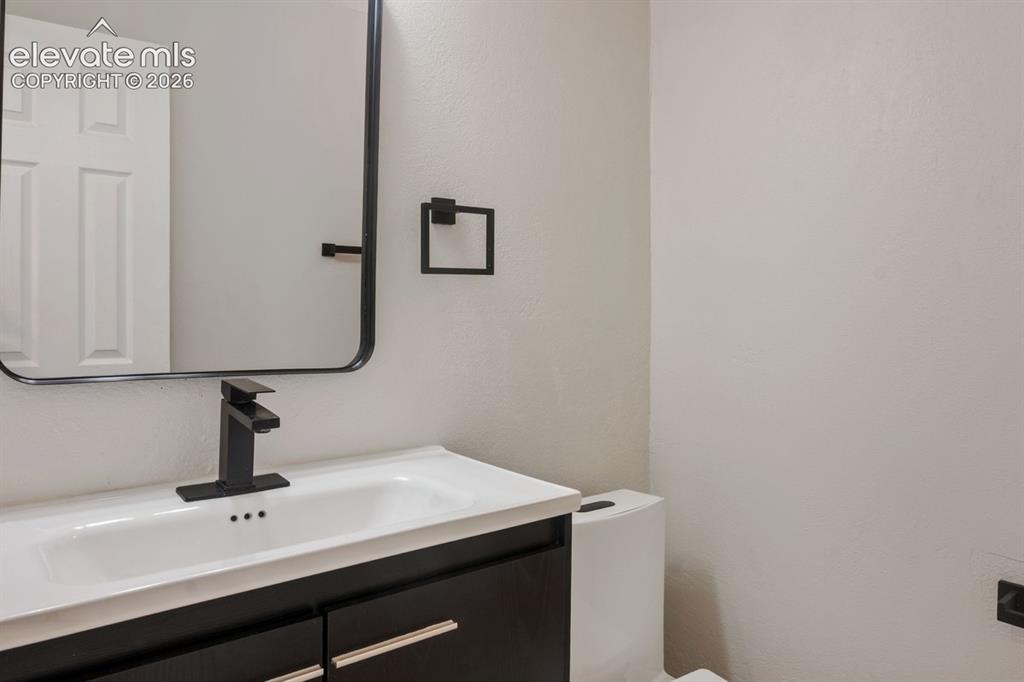 Image 12 of 28: Bathroom