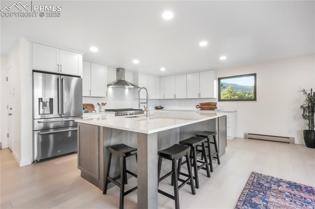 Image 11 of 50: Kitchen