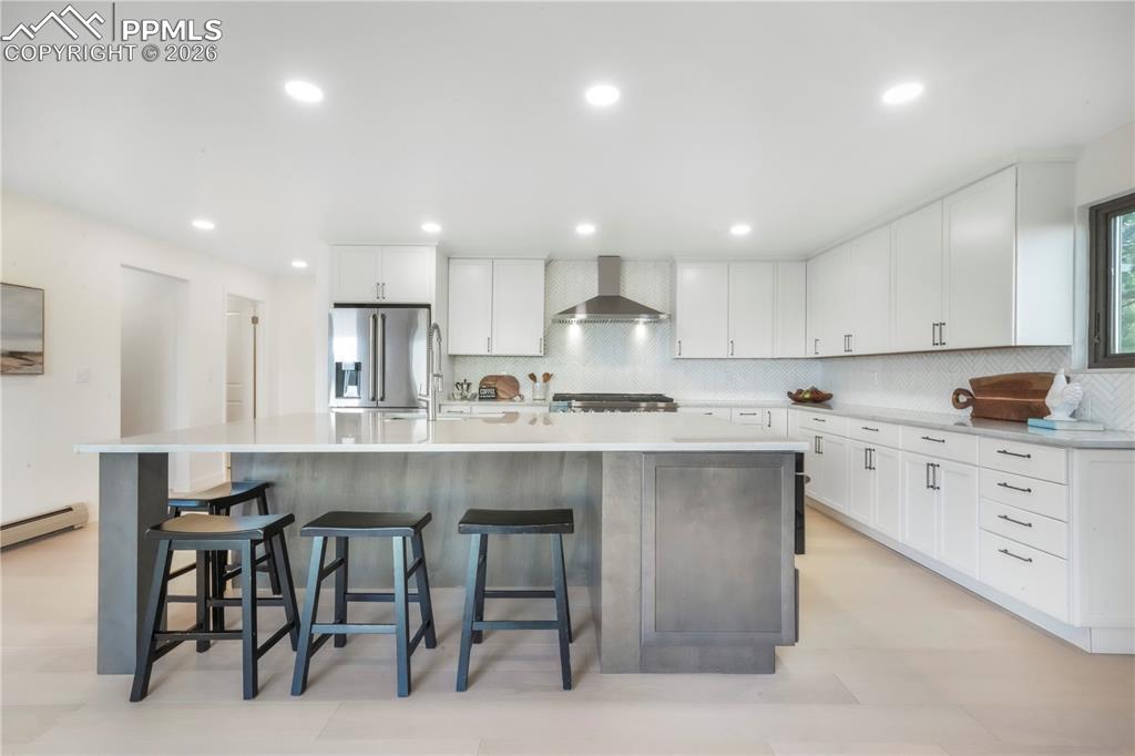 Image 12 of 50: Kitchen