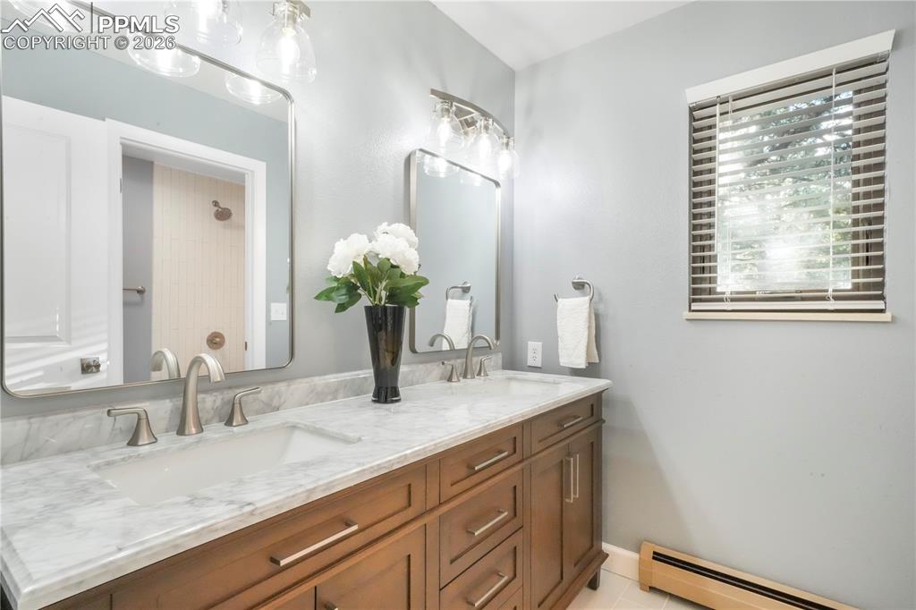 Image 30 of 50: Bathroom