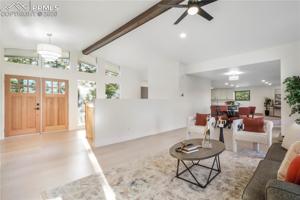 Image 4 of 50: Entry