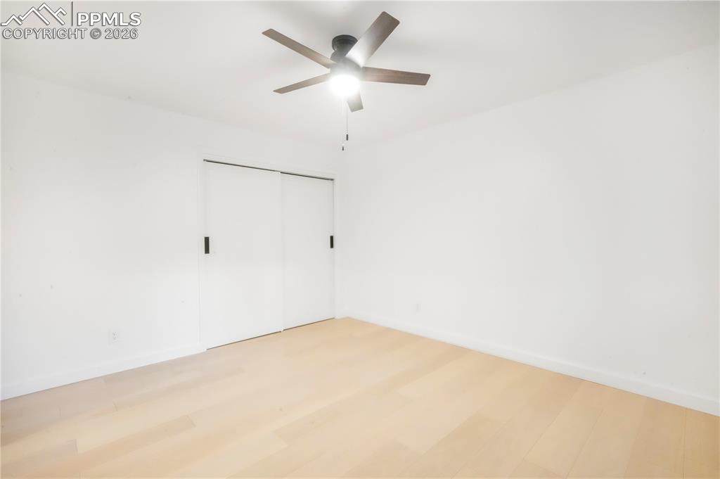 Image 44 of 50: Bedroom