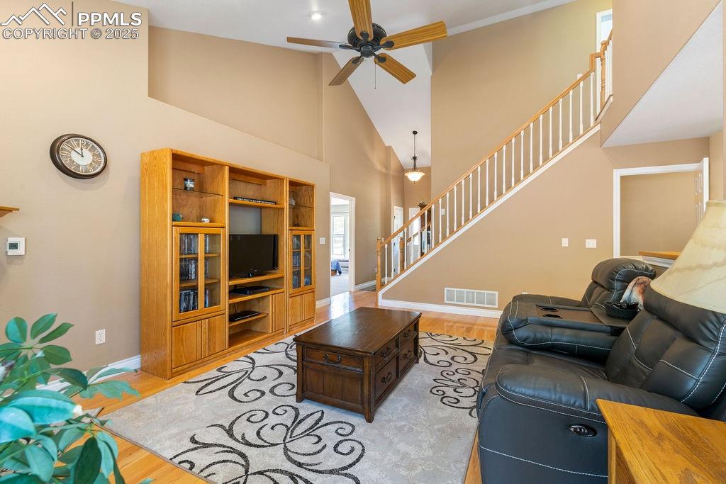 Image 11 of 41: Living Room