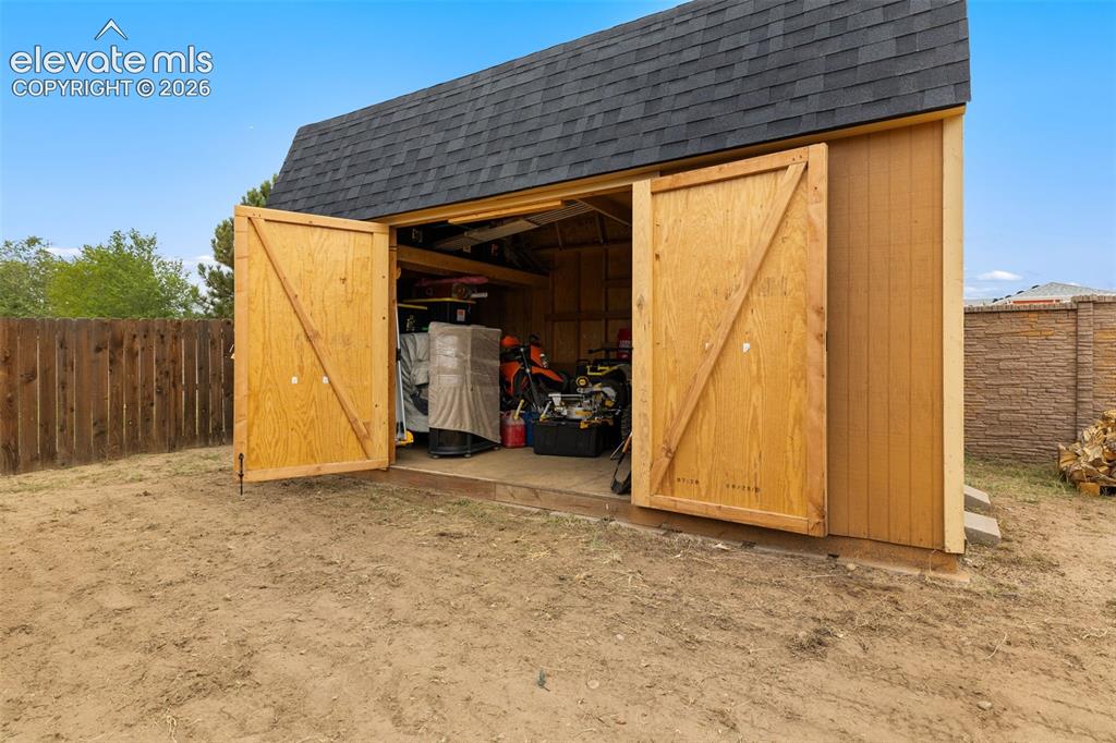 Image 21 of 28: Shed