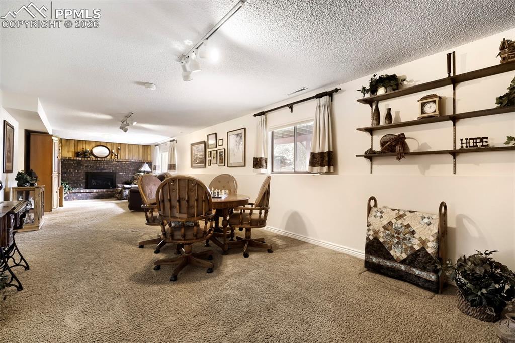 Image 15 of 42: Plenty of room for game area