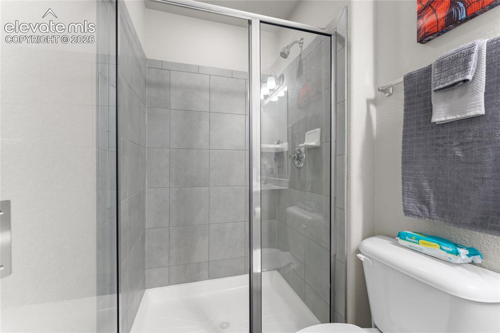 Image 9 of 35: Bathroom