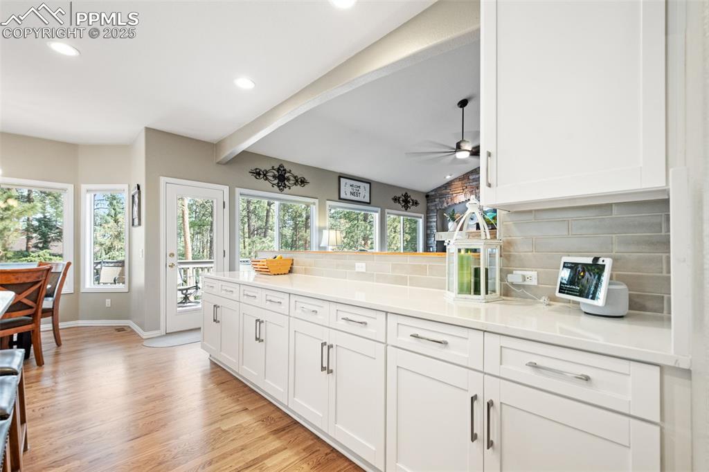 Image 15 of 50: Kitchen