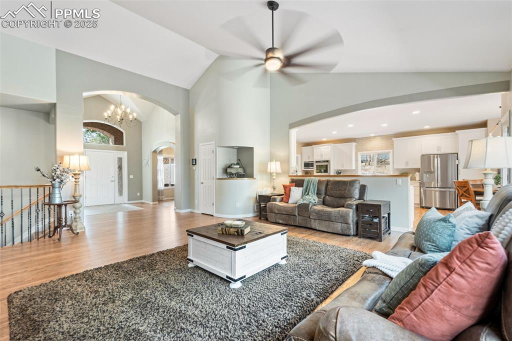 Image 19 of 50: Living Room