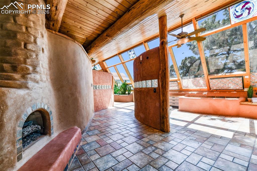 Image 17 of 50: Sun Room