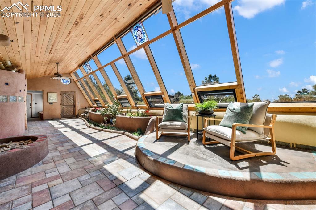 Image 31 of 50: Bathroom