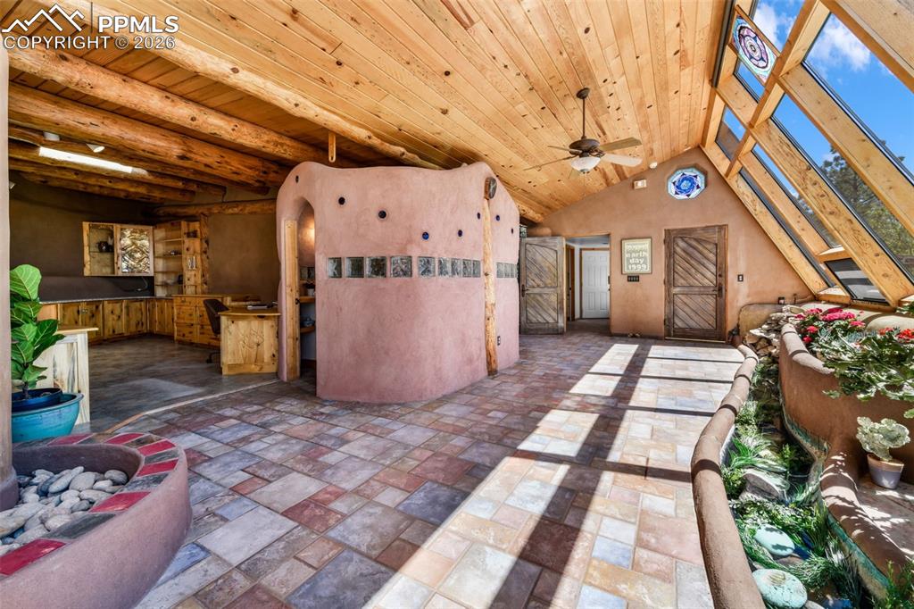 Image 32 of 50: Sun Room