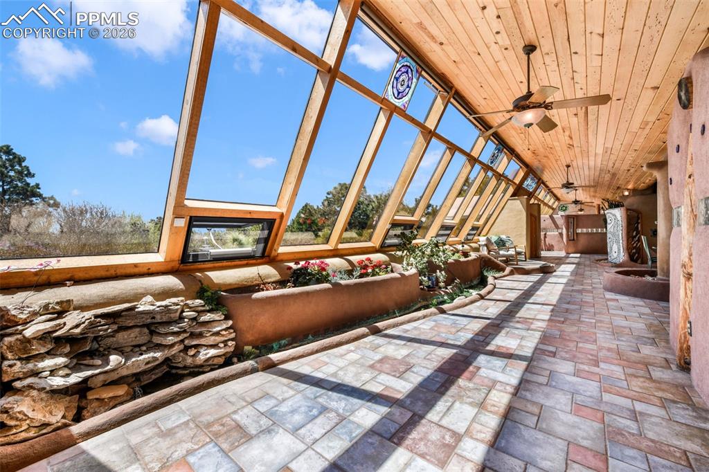 Image 38 of 50: Bathroom