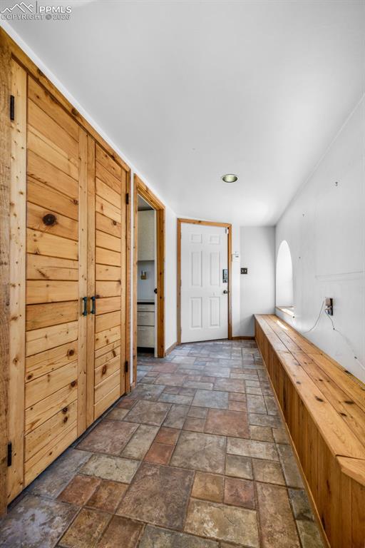 Image 39 of 50: Sun Room