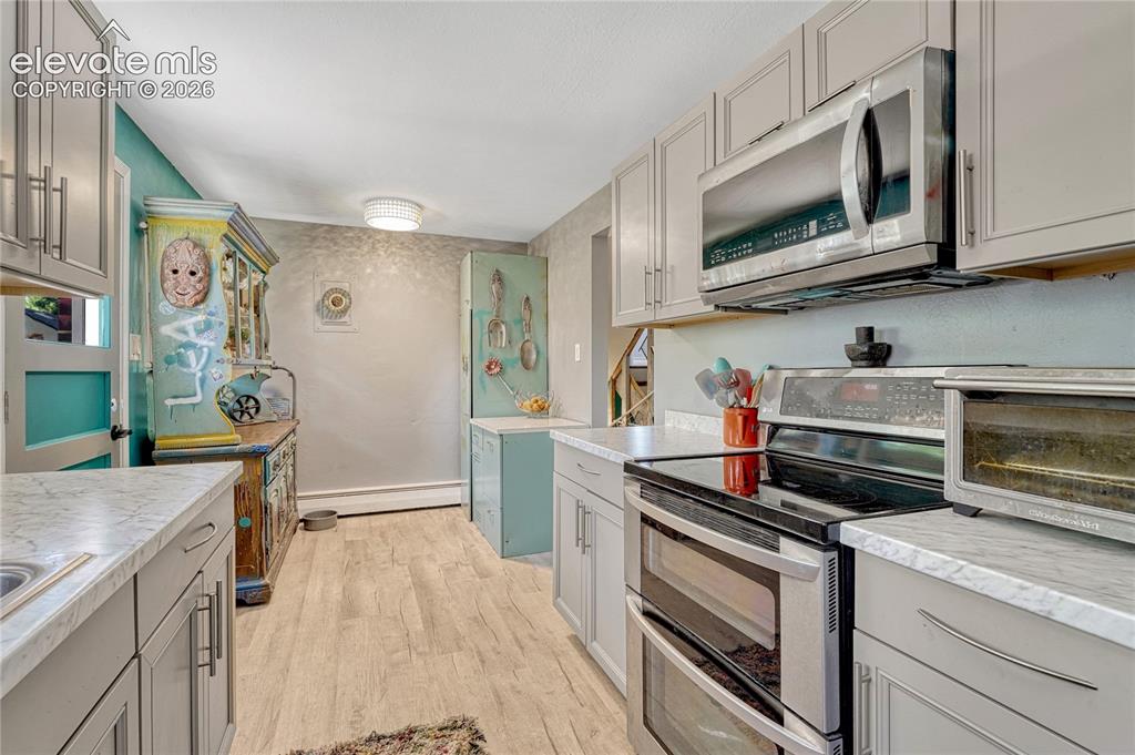 Image 10 of 48: Kitchen