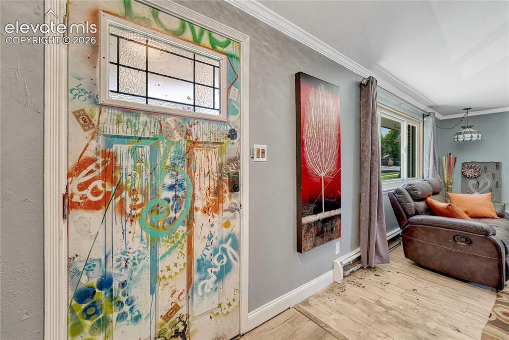 Image 4 of 48: Foyer