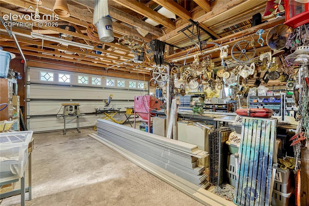 Image 42 of 48: Detached oversized Garage/workshop
