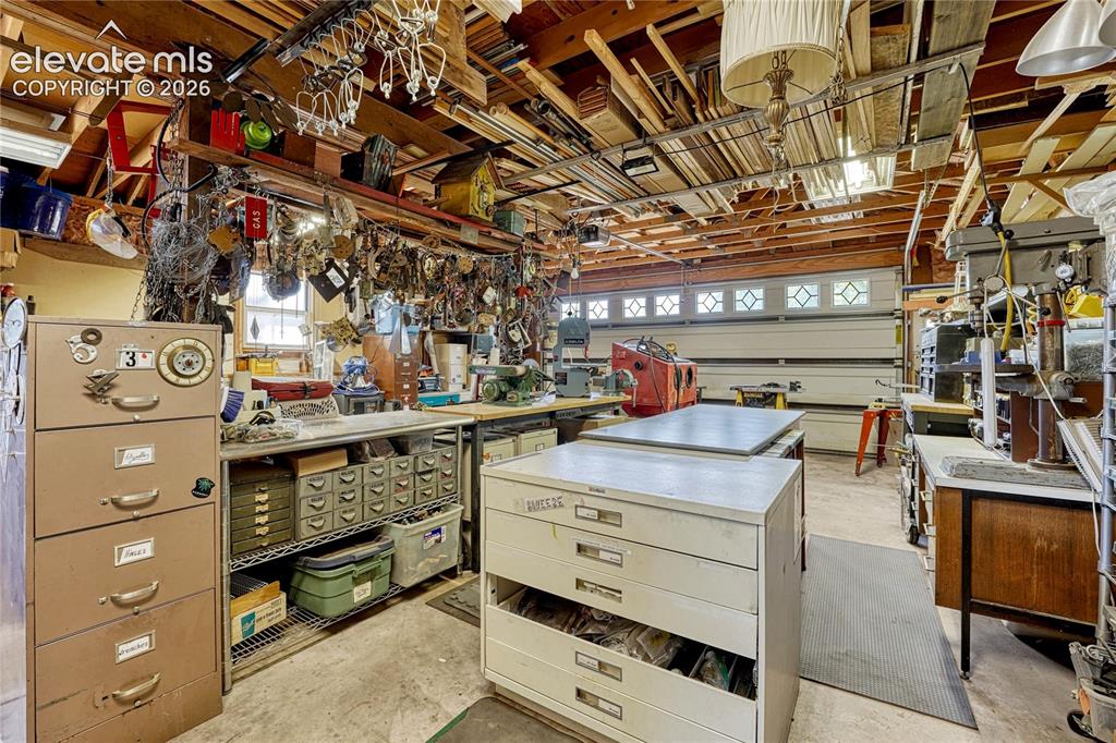 Image 45 of 48: Detached oversized Garage/workshop