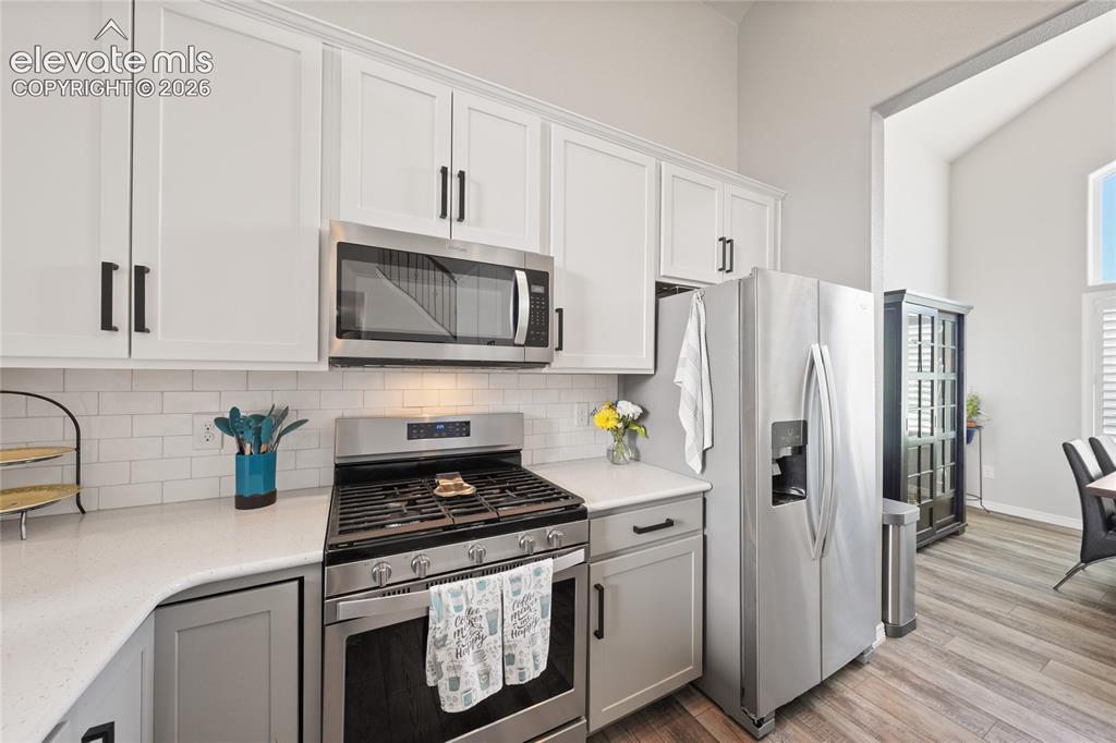 Image 12 of 42: Kitchen