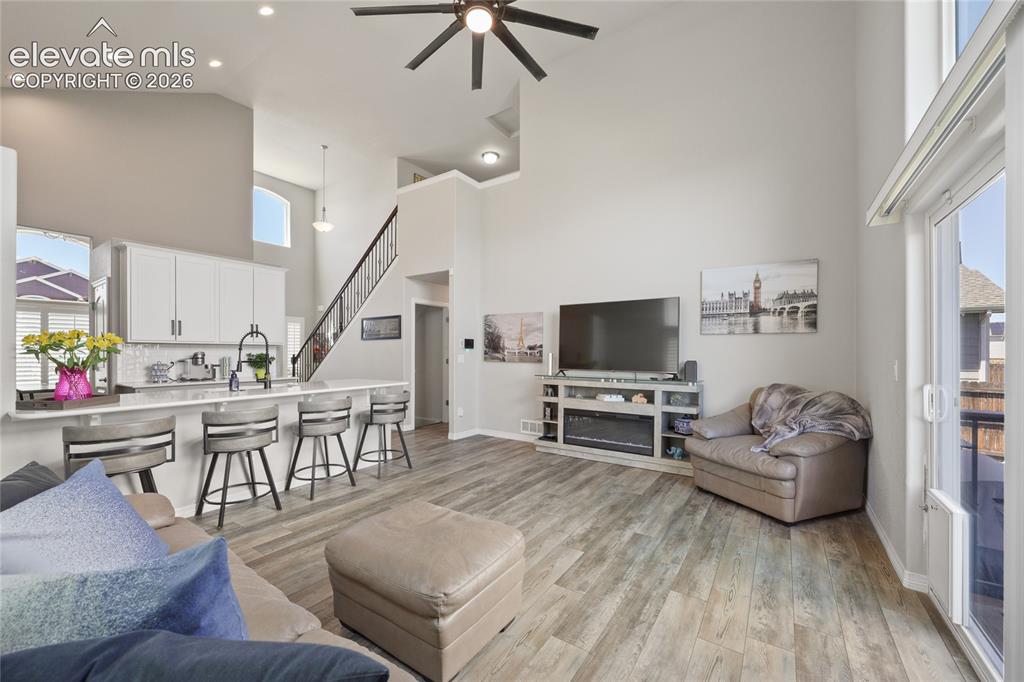 Image 15 of 42: Living Room