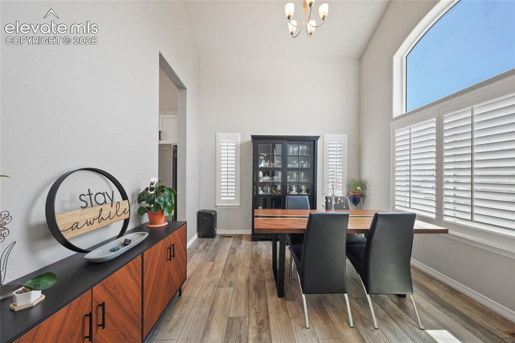 Image 6 of 42: Dining Area