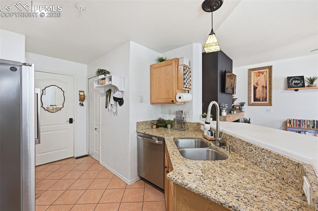 Image 11 of 44: Kitchen