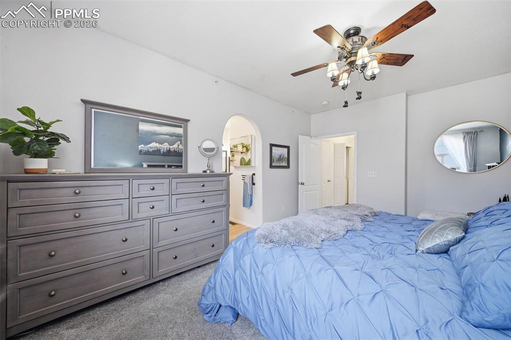 Image 15 of 44: Bedroom