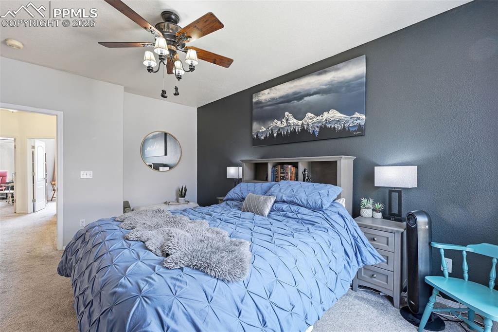 Image 17 of 44: Bedroom