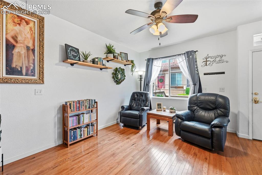 Image 8 of 44: Sitting Room