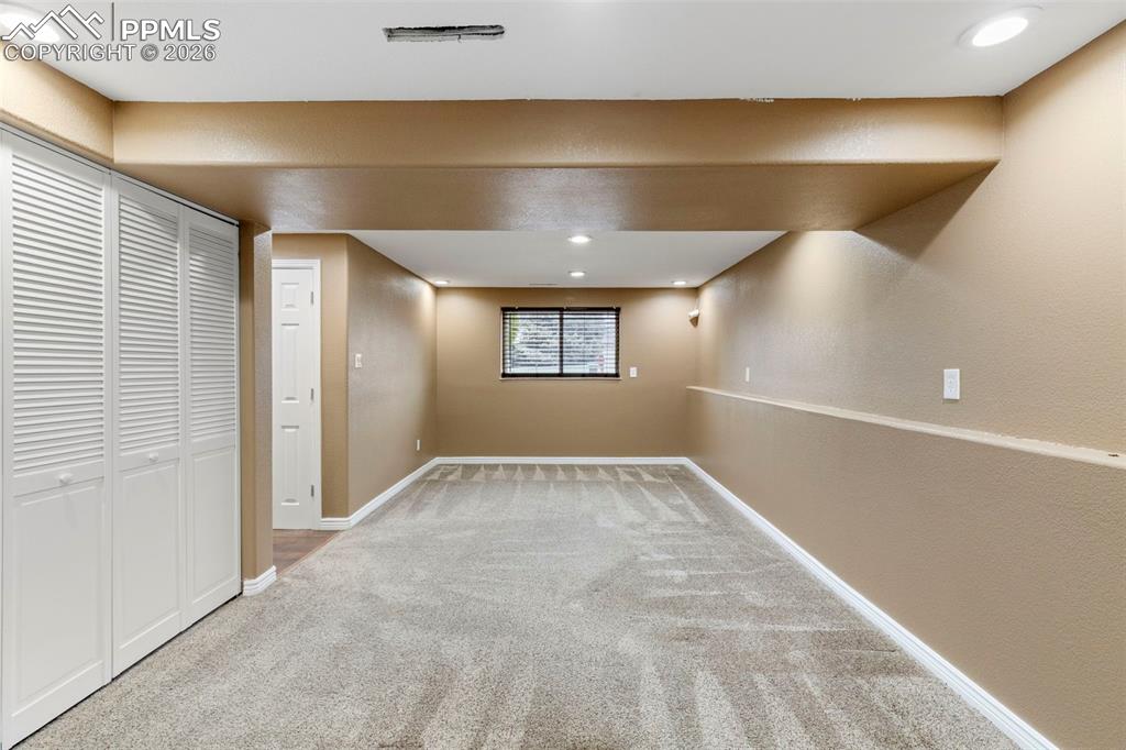 Image 40 of 50: Family Room