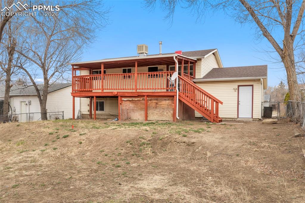 Image 50 of 50: Back of Structure